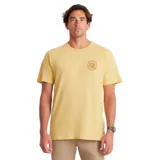 Remera amarilla de algodón con estampado pequeño en el pecho con el logo de Roark Surf Cult.