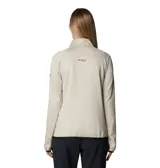 Campera técnica de senderismo Columbia Titanium, color beige con detalle de bolsillo en el pecho en color negro. Presenta cierre frontal completo, cuello alto, mangas largas con orificios para los pulgares y dobladillo con ribete elástico.