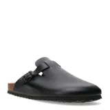 Zuecos de estilo mule color negro, con capellada de cuero sintético, tira ajustable con hebilla lateral y suela de corcho con base de goma antideslizante.
