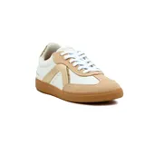 Championes deportivos para mujer, color blanco y beige, con detalles en dorado brillante y suela de goma color caramelo.