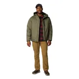Campera técnica impermeable y transpirable con tecnología Omni-Tech y forro térmico reflectante Omni-Heat Infinity. Cuenta con capucha ajustable, cierre frontal, bolsillos laterales y en el pecho con cierre, y aislamiento sintético Thermarator de poliéster reciclado.