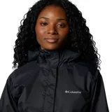 Campera impermeable Columbia modelo Arcadia II, color negro, con tecnología Omni-Tech, costuras selladas, capucha ajustable, cierre frontal y bolsillos laterales con cremallera.