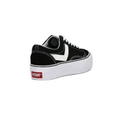 Championes Pony negros con plataforma blanca, capellada de lona y detalles en gamuza.