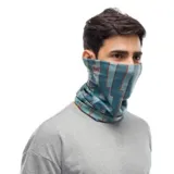 Cuello multifuncional Buff de diseño tubular, confeccionado en tejido elástico y transpirable. Presenta un estampado geométrico de líneas en zigzag en tonos azul y detalles en naranja.