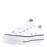 Championes Converse modelo Chuck Taylor Lift, de corte bajo con plataforma elevada. Presentan un diseño clásico en color blanco con detalles en negro en la suela y lengüeta, confeccionados en material sintético resistente con cordones al tono.