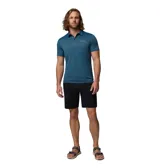 Remera polo de hombre marca Columbia, modelo Hike, color azul, de manga corta, con cuello y cierre frontal de dos botones.