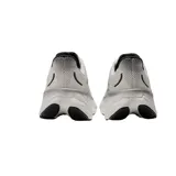 Championes de running New Balance Fresh Foam X More v4, color blanco con detalles en negro y logo "N" en gris.