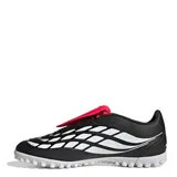 Championes de fútbol Adidas Predator Club FT TF, color negro con detalles plateados y lengüeta plegable en color fucsia con el logo de la marca en blanco, diseñados para pasto sintético.