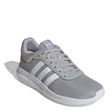 Championes Adidas Lite Racer 4.0, color gris con tres franjas blancas laterales y suela blanca con tecnología Cloudfoam.