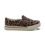 Championes deportivos Via Marte modelo Nevaeh tipo slip-on, con estampado animal print de leopardo, elásticos laterales y suela de plataforma baja en color tostado.