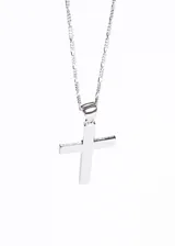 Cadena de plata 925 con eslabones finos y dije de cruz lisa.
