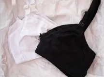 Kit de dos soutiens maternales Evelyn, uno blanco y otro negro, sin aro y con breteles regulables.