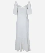 Vestido midi blanco de laise con mangas cortas abullonadas y escote corazón.