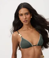 Top de bikini verde militar de corte triangular y diseño cortina, con pespuntes blancos en contraste y detalle de piedras decorativas en los breteles.