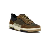 Zapato acordonado marrón con detalles en verde oliva, beige y negro.