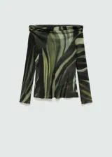 Blusa de tejido semitransparente con estampado abstracto en tonos verdes, marrones y negros. Diseño off-shoulder y mangas largas.