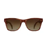 Lentes de sol de madera con forma cuadrada y lentes marrones degradé.