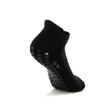 Par de medias soquetes (tobilleras) deportivas Diadora, color negro, con logo blanco en el empeine y en el borde superior.