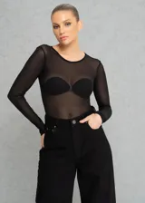 Blusa de manga larga confeccionada en tela de tul transparente color negro.