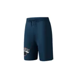 Short deportivo de básquet, color azul marino, con cintura elástica y cordón de ajuste. Presenta un estampado lateral con el logo de un equipo de la NBA (parecido a los New York Knicks).
