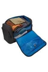 Bolso de mano Thule Crossover 2 Duffel de 44 litros, color negro, con diseño ergonómico y perfil delgado. Cuenta con múltiples compartimentos organizadores, sistema PowerPocket para cables, bolsillo acolchado para tablet de hasta 11 pulgadas, manijas acolchadas y correa para hombro desmontable.
