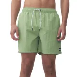 Short de baño Quiksilver modelo Lisboa, color verde claro, con cintura elástica, cordón ajustable blanco y negro, y pequeño logo bordado en el lateral.