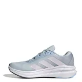 Championes de running Adidas modelo Questar 3, en tonos celeste y rosado. Presentan un diseño técnico con malla transpirable, entresuela amortiguada y suela de goma resistente.