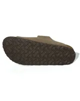 Sandalias tipo zueco marca Rivaro, confeccionadas en cuero gamuzado color beige. Presentan dos tiras anchas con hebilla metálica, plantilla anatómica de corcho y látex, y suela de goma antideslizante.