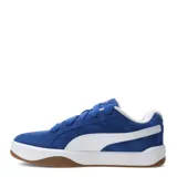 Championes Puma modelo Park Life Style Easy SD, de corte bajo, confeccionados en gamuza color verde oscuro con detalles en blanco. Presentan el logo de la marca en el lateral y en la lengüeta, con suela de goma blanca.