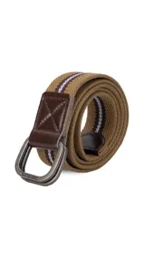 Cinto de tela canvas azul marino con galón de rayas blancas y celestes, hebilla doble metálica color peltre y terminaciones en símil cuero marrón.