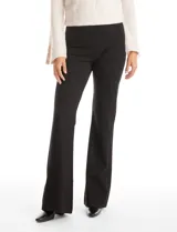 Pantalón wide leg de tiro alto con cintura elástica y costura central pespuntada en el frente de cada pierna.