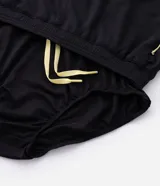 Bermuda deportiva Get Over para hombre, de color negro, con cintura elástica, cordón de ajuste y bolsillos laterales.