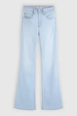 Jeans Levi's modelo 726 Hi Rise Flare, tiro alto y corte acampanado en tono celeste claro.