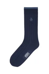 Medias de caña media en color azul marino, con diseño acanalado y logo de la marca bordado en la parte superior. Incluye etiqueta con el nombre de la marca en la zona del pie.