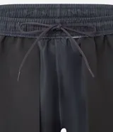 Bermuda deportiva gris para hombre, con cintura elástica, cordón de ajuste, bolsillos laterales y recortes laterales con red. Confeccionada en poliéster.