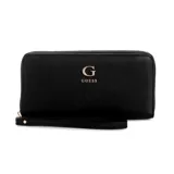 Billetera Guess modelo Coleen de color negro, confeccionada en material sintético con cierre perimetral y tira de muñeca desmontable. Presenta el logo de la marca y la letra 'G' metálica en tono dorado en la parte frontal.