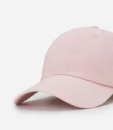 Gorro tipo gorra de béisbol color rosado, con visera curva y diseño liso.