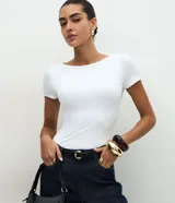 Blusa Cortelle de poliamida color blanco, de corte regular, manga corta y escote bote.