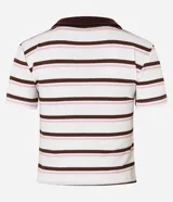 Blusa polo de rib con rayas horizontales marrones y rosas sobre fondo blanco, cuello marrón, abotonadura frontal y mangas cortas.