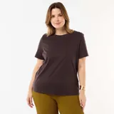 Camiseta de manga corta en color marrón chocolate, confeccionada en tejido de punto de algodón, con cuello redondo y corte clásico.