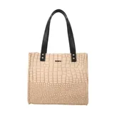Cartera tipo tote bag de textura efecto cocodrilo, color negro, con asas de mano fijas y una correa larga ajustable con inscripciones. Cuenta con detalles metálicos plateados y placa con logo de la marca en el frente.