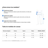 Short tipo bermuda de jean en color azul claro, con diseño de cinco bolsillos, cierre frontal con botón y costuras reforzadas.