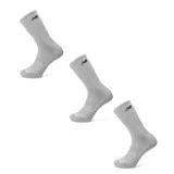 Pack de tres pares de medias deportivas tipo crew de New Balance, con diseño ergonómico y logo bordado. El set incluye un par blanco, un par gris y un par negro.