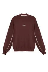 Buzo marrón de corte holgado con cuello redondo y detalle de línea blanca ondulada en las mangas.