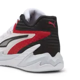 Championes de básquet Puma Dagger, color blanco con detalles en negro y rojo.