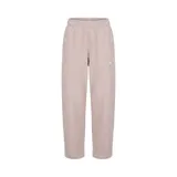 Pantalón deportivo Nike de corte recto y ajuste holgado, confeccionado en tejido polar suave. Presenta cintura elástica y el logo de la marca bordado en pequeño en la parte superior.