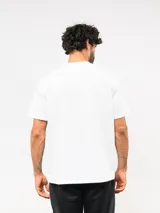 Remera de manga corta color azul marino, con logo de Umbro estampado en el frente en color blanco. Confeccionada en tejido suave y elástico.