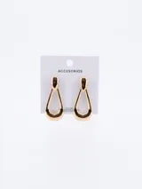 Caravanas de diseño en forma de gota, con acabado metálico brillante en tono dorado.