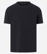 Remera de hombre color beige claro, de corte slim, con cuello redondo y mangas cortas. Tejido acanalado sin estampa.