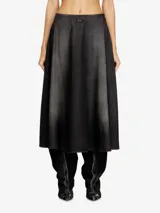 Falda larga amplia de denim color negro con efecto lavado, de tiro alto y con detalle de logo D ovalado en la cintura.